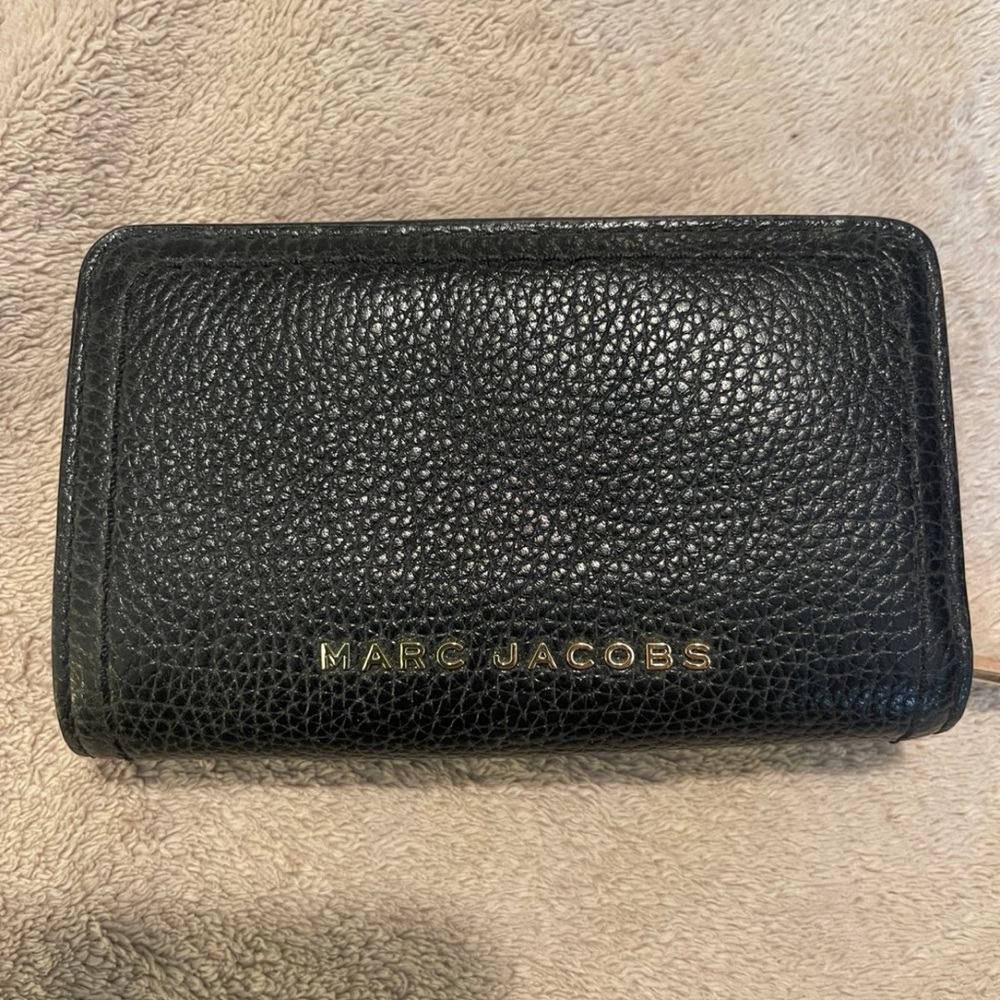 Marc Jacobs Textured Black Compact Wallet
